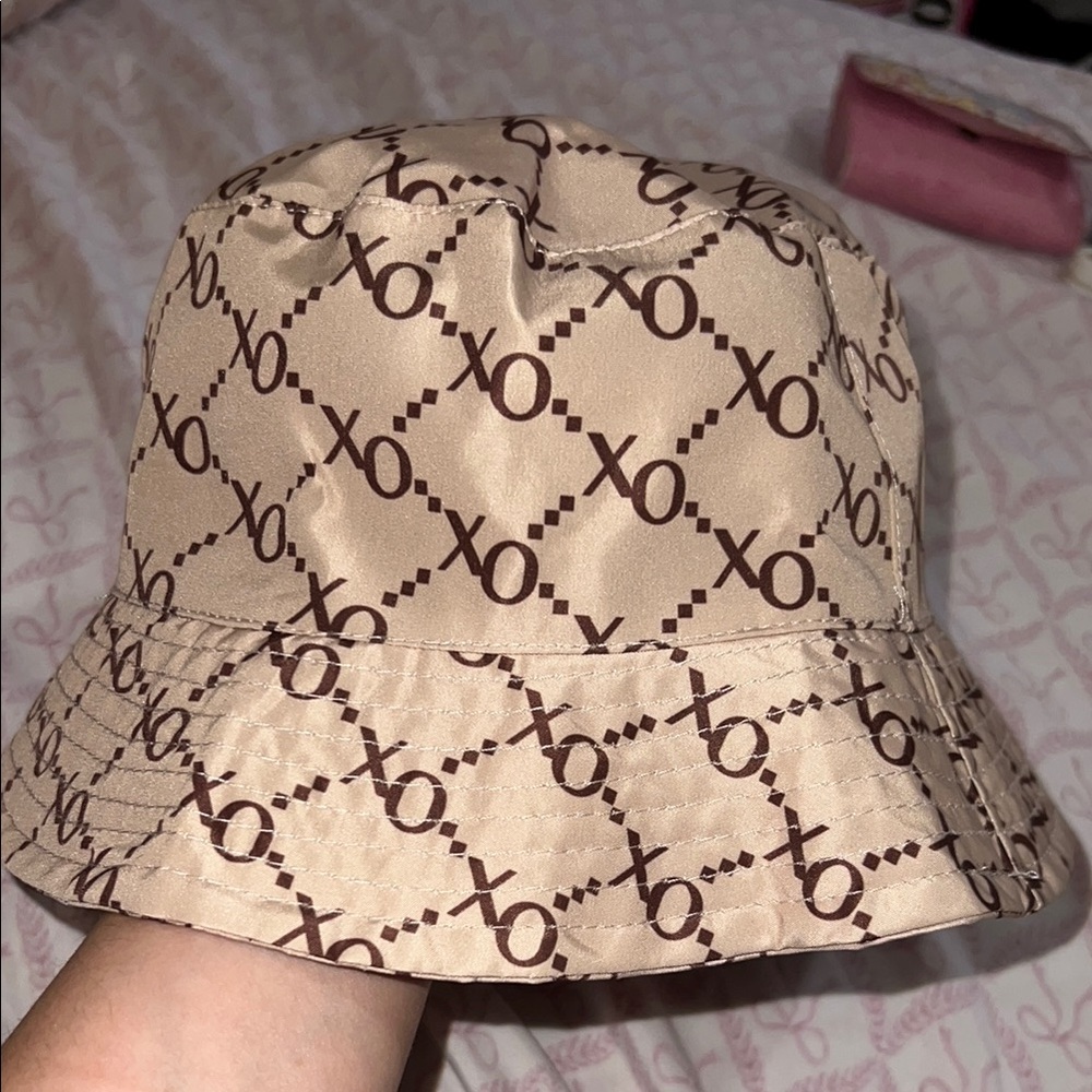 XO Patterned Tan Bucket Hat